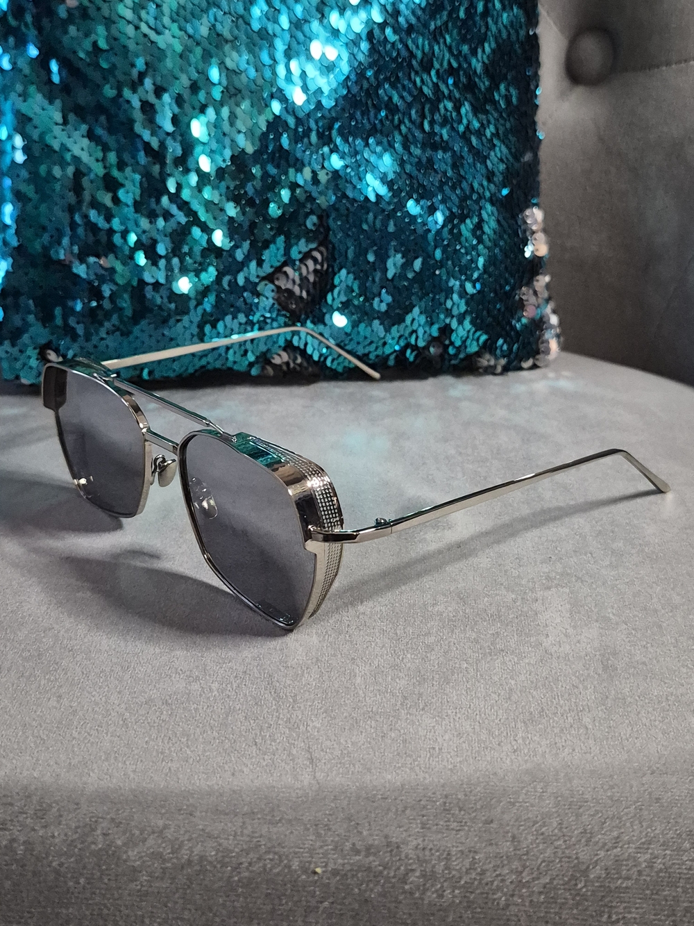 Silver Metal Aviator Sunglasses with Dark Lenses